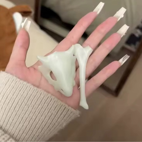 Pokemon Unique Cubone Hair Stick Clip Glow In The Dark - Picture 4 of 9